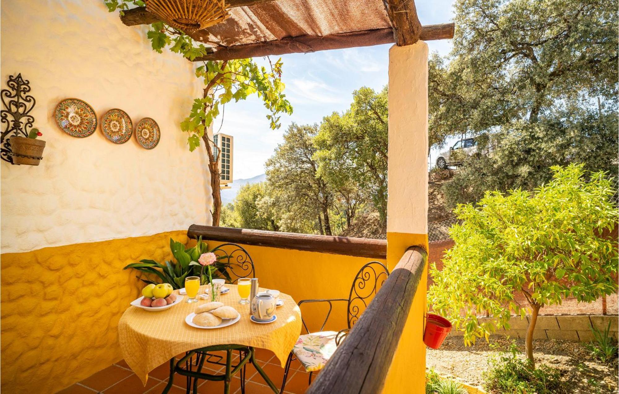 Amazing Cottage In Algatocin With Kitchen Exterior foto